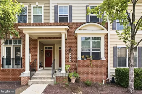 2968 Chinkapin Oak Ln, Woodbridge, VA 22191