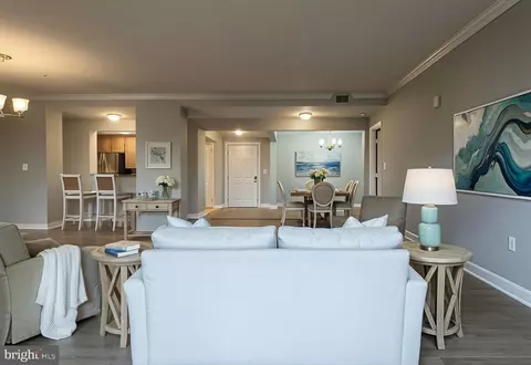 485 Harbor Side St #412, Woodbridge, VA 22191