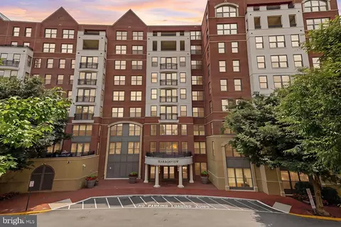 485 Harbor Side St #610, Woodbridge, VA 22191