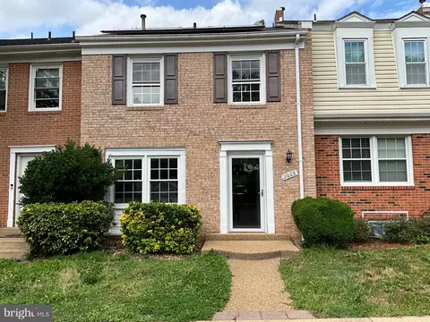 2023 Mayflower Dr, Woodbridge, VA 22192