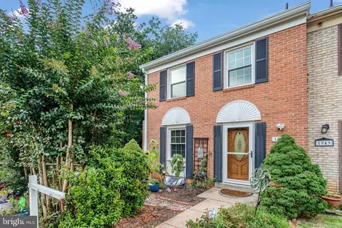 1947 Mayflower Dr, Woodbridge, VA 22192