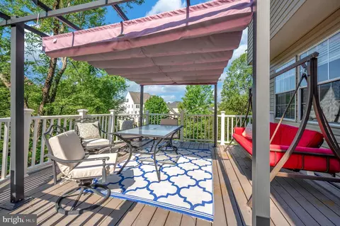 Exterior - 18849 Beaten Path Ct, Triangle, VA 22172 photo 8 of 14