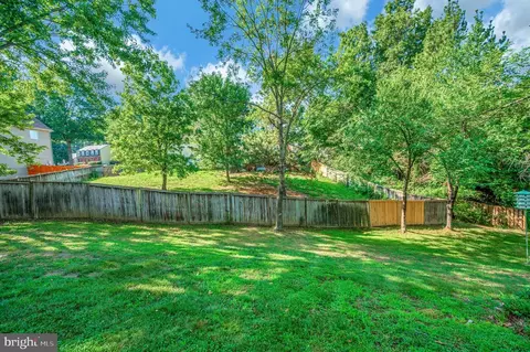Exterior - 18849 Beaten Path Ct, Triangle, VA 22172 photo 12 of 14