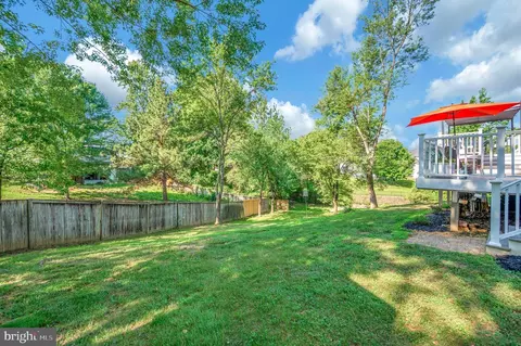 Exterior - 18849 Beaten Path Ct, Triangle, VA 22172 photo 4 of 14