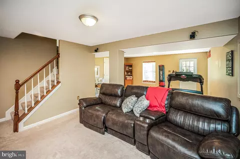 Other - 18849 Beaten Path Ct, Triangle, VA 22172 photo 40 of 50