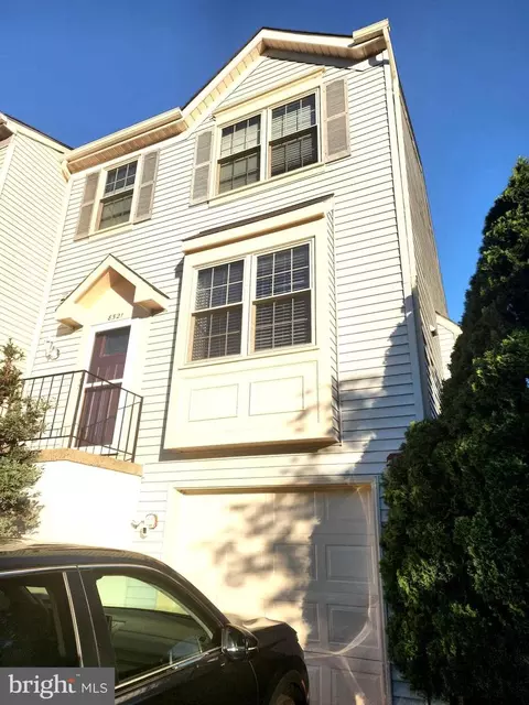 8521 Charnwood Ct, Manassas, VA 20111