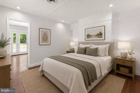 Bedroom - 18301 Cabin Rd, Triangle, VA 22172 photo 2 of 8