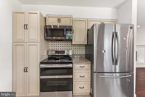 Other - 18301 Cabin Rd, Triangle, VA 22172 photo 6 of 16