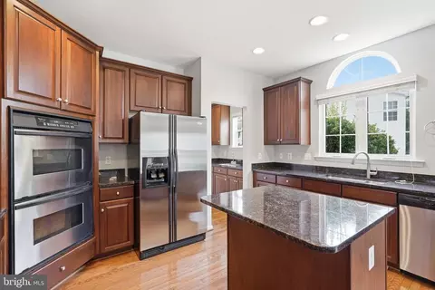 Kitchen - 8720 Lords View Loop, Gainesville, VA 20155 photo 2 of 4