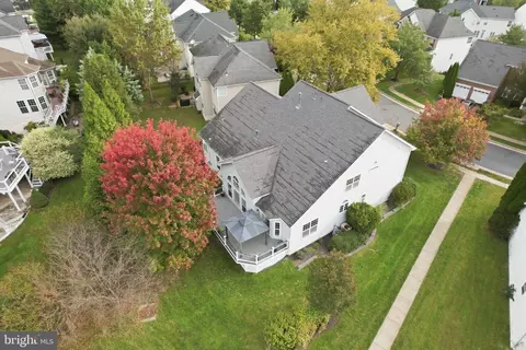 View/Area - 8720 Lords View Loop, Gainesville, VA 20155 photo 3 of 7
