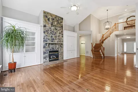 Living - 8720 Lords View Loop, Gainesville, VA 20155 photo 5 of 5