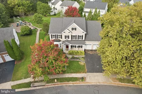 View/Area - 8720 Lords View Loop, Gainesville, VA 20155 photo 1 of 7