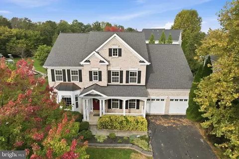 Exterior - 8720 Lords View Loop, Gainesville, VA 20155 photo 9 of 9