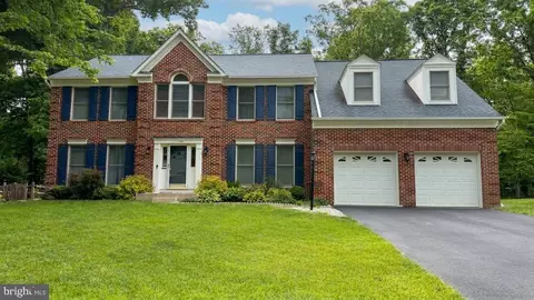 14595 Estate Dr, Woodbridge, VA 22193