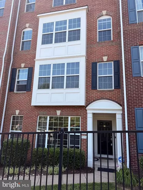 15332 Kensington Park Dr, Woodbridge, VA 22191