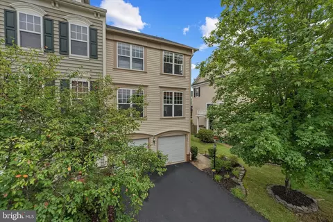 Exterior - 9155 Ribbon Falls Loop, Bristow, VA 20136 photo 3 of 10