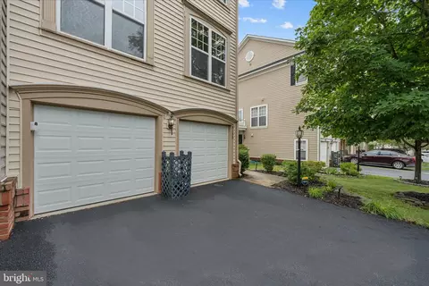 Exterior - 9155 Ribbon Falls Loop, Bristow, VA 20136 photo 4 of 10