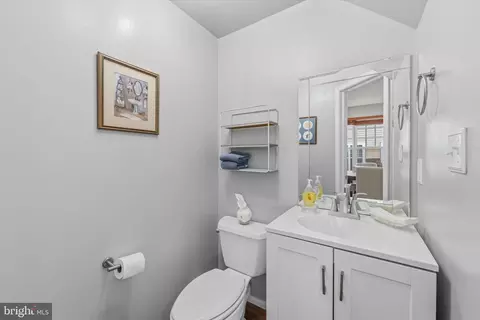 Bath - 9155 Ribbon Falls Loop, Bristow, VA 20136 photo 1 of 3