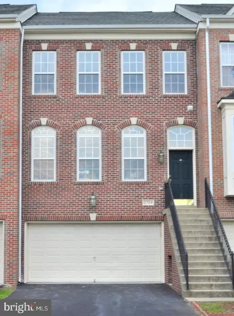 2754 Wakewater Way, Woodbridge, VA 22191