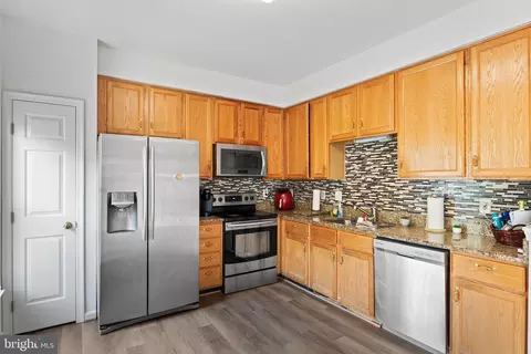 2585 Sylvan Moor Ln, Woodbridge, VA 22191