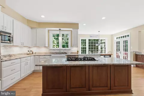 Kitchen - 3646 Thomasson Crossing Dr, Triangle, VA 22172 photo 6 of 6