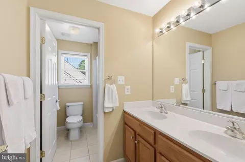 Entry Way - 3646 Thomasson Crossing Dr, Triangle, VA 22172 photo 4 of 6