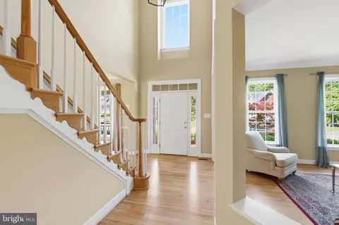 Entry Way - 3646 Thomasson Crossing Dr, Triangle, VA 22172 photo 2 of 6