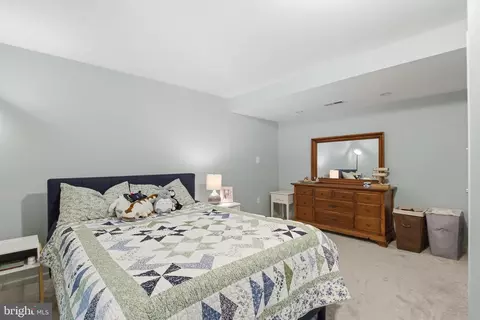 Bedroom - 3646 Thomasson Crossing Dr, Triangle, VA 22172 photo 7 of 8