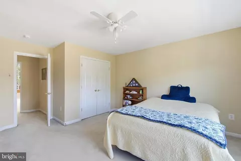 Bedroom - 3646 Thomasson Crossing Dr, Triangle, VA 22172 photo 2 of 8