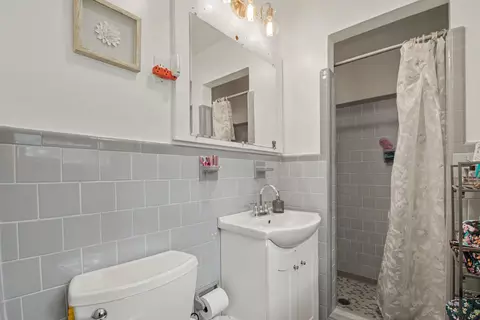 Bath - 8417 Impalla Dr, Manassas, VA 20110 photo 1 of 2