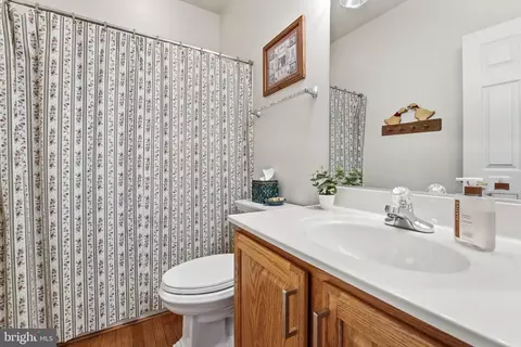 Bath - 13886 Crabtree Way, Gainesville, VA 20155 photo 1 of 7