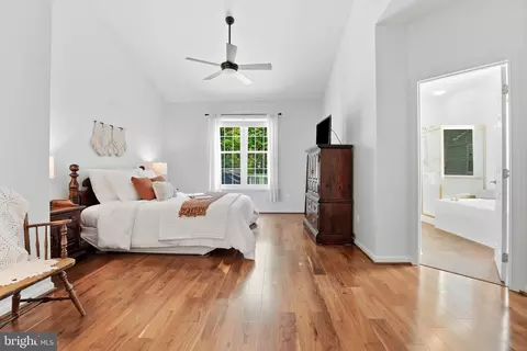 Bedroom - 13886 Crabtree Way, Gainesville, VA 20155 photo 3 of 9
