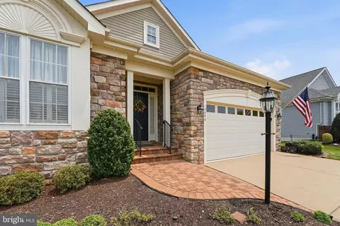 Exterior - 13886 Crabtree Way, Gainesville, VA 20155 photo 4 of 10