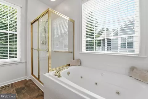 Bath - 13886 Crabtree Way, Gainesville, VA 20155 photo 4 of 7