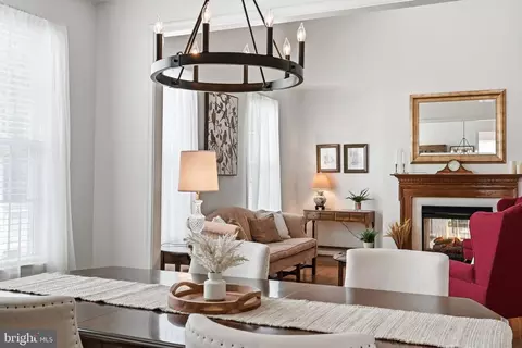 Dining - 13886 Crabtree Way, Gainesville, VA 20155 photo 3 of 6