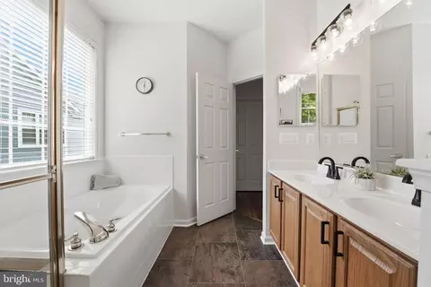 Bath - 13886 Crabtree Way, Gainesville, VA 20155 photo 5 of 7