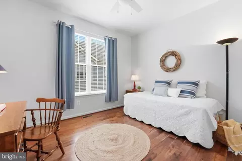 Bedroom - 13886 Crabtree Way, Gainesville, VA 20155 photo 5 of 9