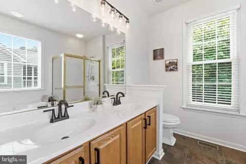 Bath - 13886 Crabtree Way, Gainesville, VA 20155 photo 3 of 7
