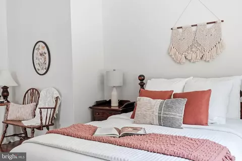 Bedroom - 13886 Crabtree Way, Gainesville, VA 20155 photo 4 of 9