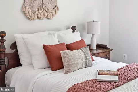 Bedroom - 13886 Crabtree Way, Gainesville, VA 20155 photo 2 of 9