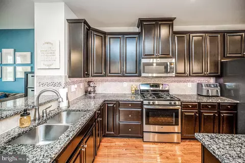 Kitchen - 7739 Milton Cir, Gainesville, VA 20155 photo 1 of 6