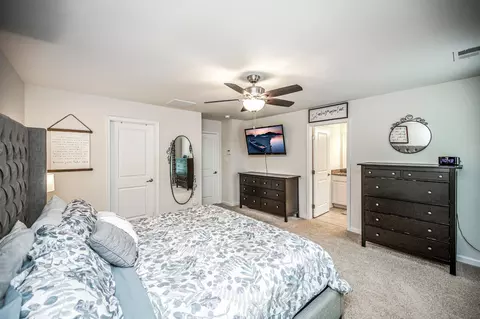 Bedroom - 7739 Milton Cir, Gainesville, VA 20155 photo 3 of 6