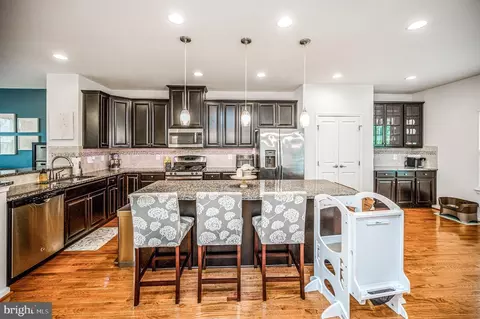 Kitchen - 7739 Milton Cir, Gainesville, VA 20155 photo 3 of 6
