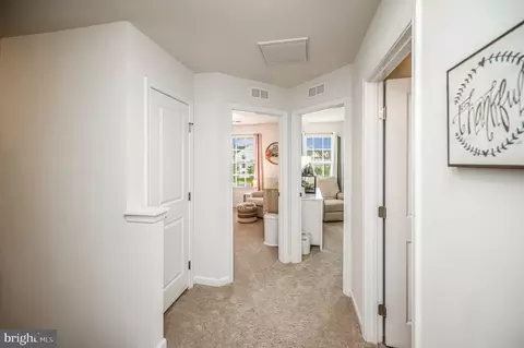 Entry Way - 7739 Milton Cir, Gainesville, VA 20155 photo 6 of 7