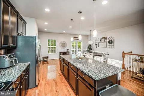 Entry Way - 7739 Milton Cir, Gainesville, VA 20155 photo 4 of 7