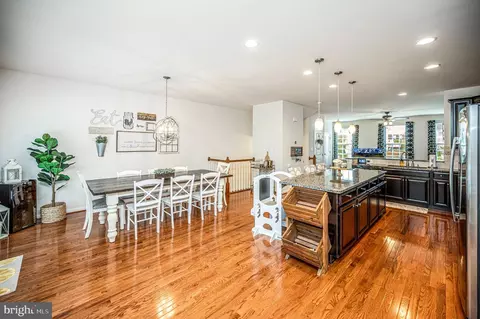 Dining - 7739 Milton Cir, Gainesville, VA 20155 photo 1 of 4