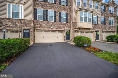 Exterior - 7739 Milton Cir, Gainesville, VA 20155 photo 3 of 13