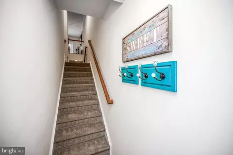 Entry Way - 7739 Milton Cir, Gainesville, VA 20155 photo 1 of 7