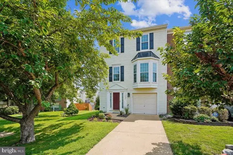 11757 Barrows Ln, Woodbridge, VA 22192