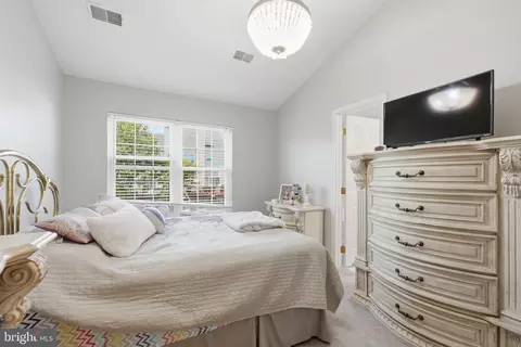 Bedroom - 9083 Slate Stone Loop, Bristow, VA 20136 photo 2 of 4